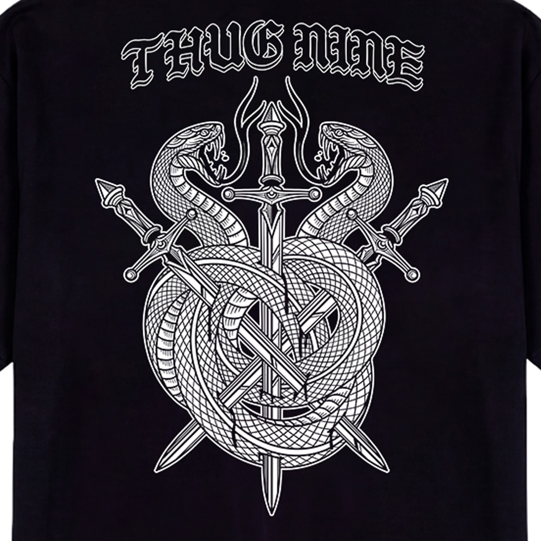 CAMISETA SNAKES & SWORDS